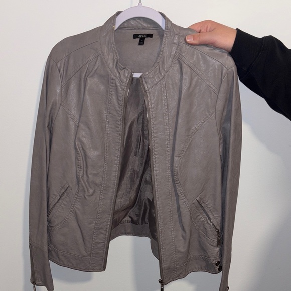 Apt. 9 Jackets & Blazers - Apt. 9 Women's Taupe Leather Jacket